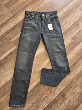Levi's Women's Skinny Jeans in Dark Wash Blue